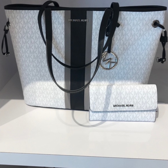 Michael Kors Drawstring Jet Set Tote - Picture 8 of 8